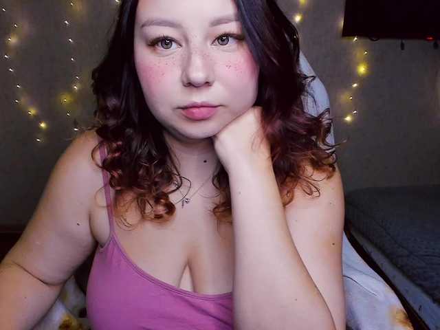 MilkaFoxy live cam on BongaCams