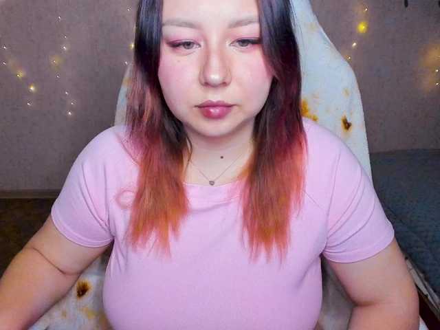 MilkaFoxy live cam on BongaCams
