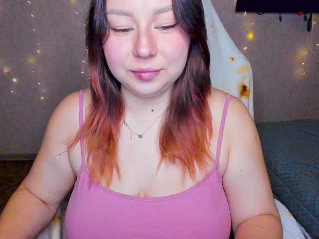 MilkaFoxy live cam preview