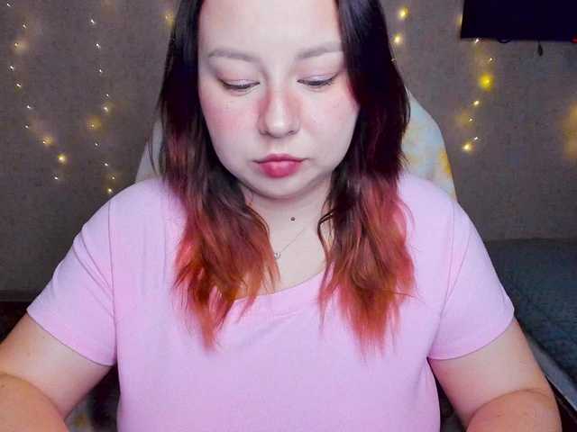 MilkaFoxy live cam on BongaCams