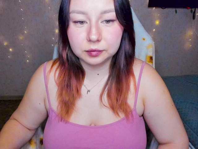 MilkaFoxy live cam preview