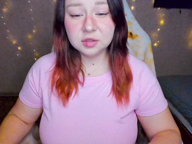 MilkaFoxy live cam on BongaCams