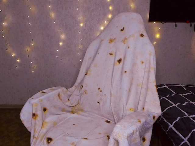MilkaFoxy live cam on BongaCams
