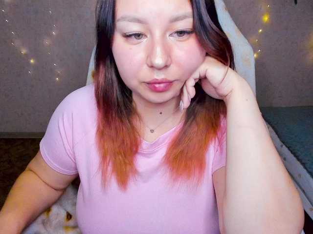MilkaFoxy live cam on BongaCams