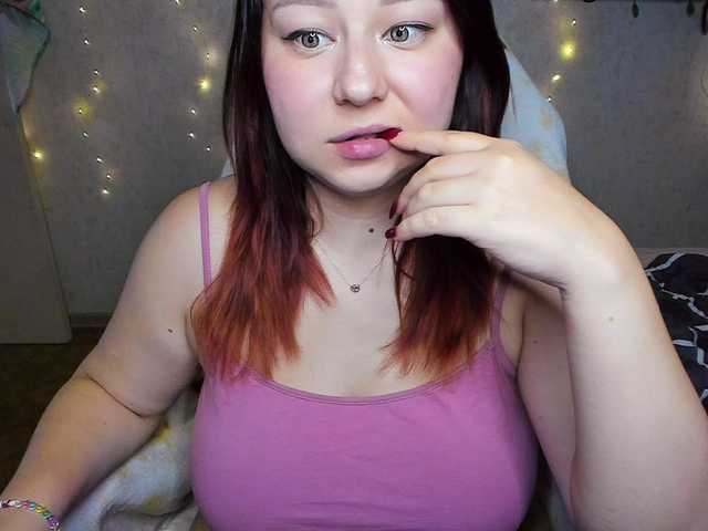 MilkaFoxy live cam on BongaCams