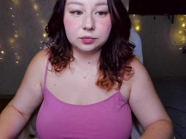 MilkaFoxy live cam on BongaCams