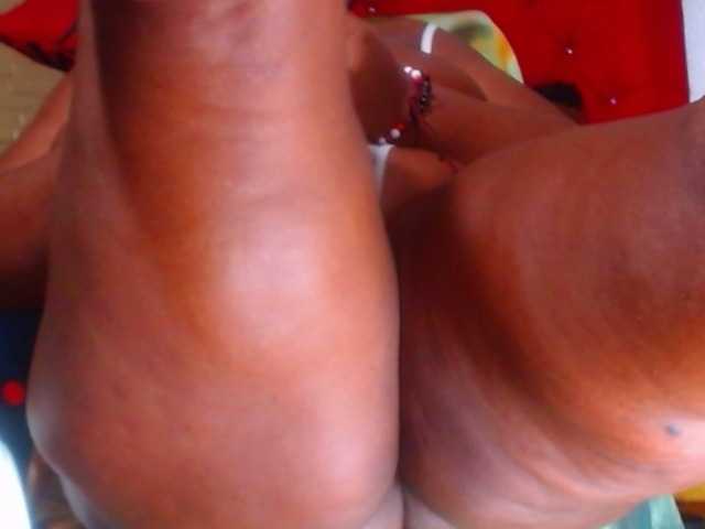 kimfierykitty live cam on BongaCams