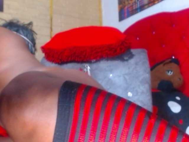 kimfierykitty live cam on BongaCams