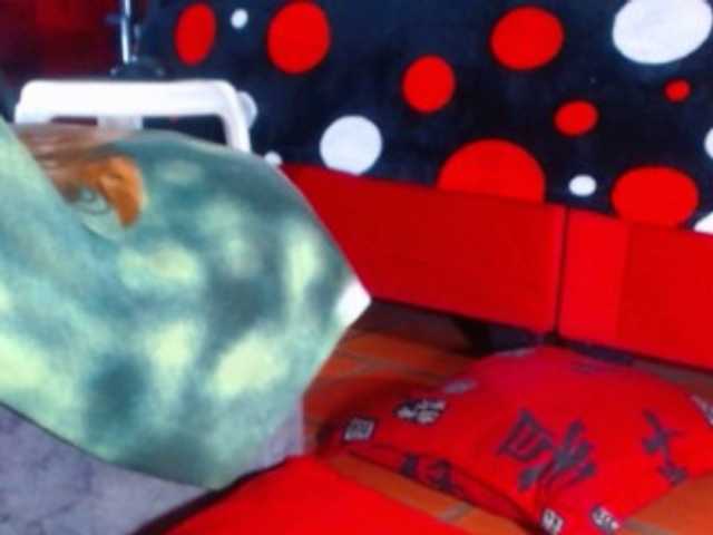 kimfierykitty live cam on BongaCams