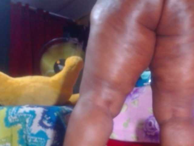 kimfierykitty live cam on BongaCams