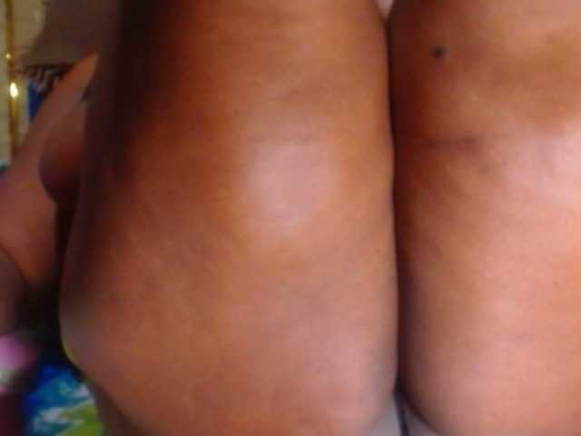 kimfierykitty live cam on BongaCams