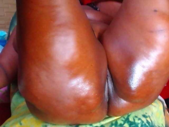 kimfierykitty live cam on BongaCams