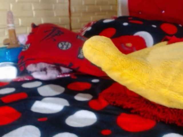 kimfierykitty live cam on BongaCams