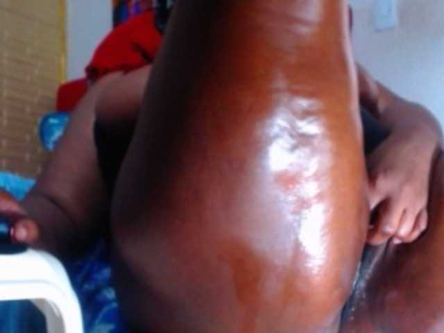 hot-blackassmia live cam preview