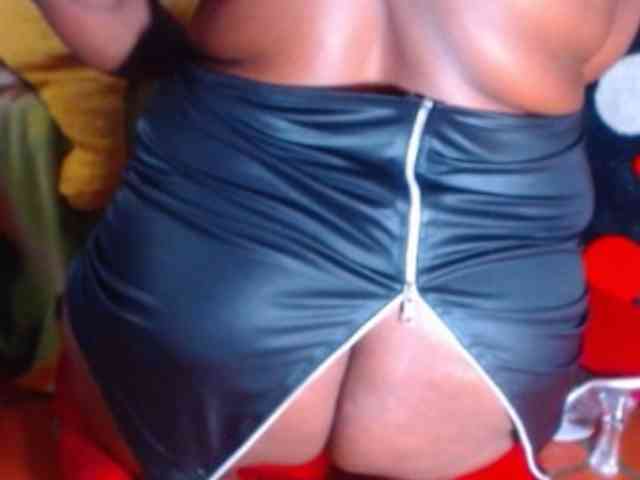 hot-blackassmia