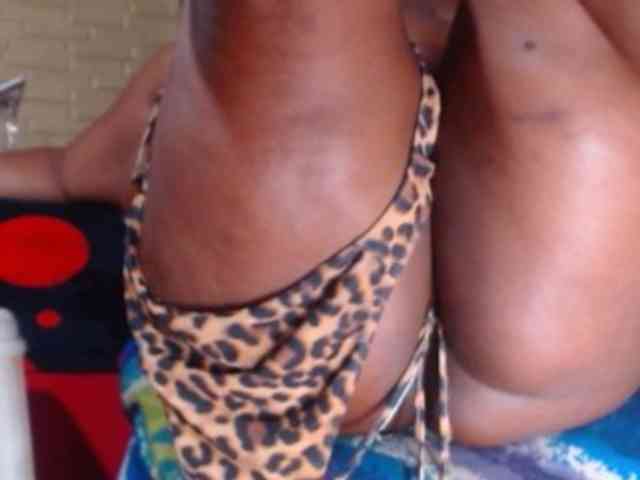 wildsquirtsofi webcam