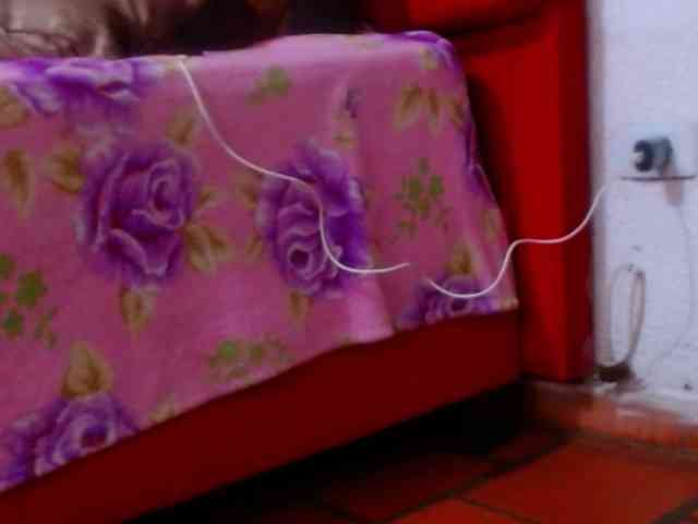 naughtybigass webcam