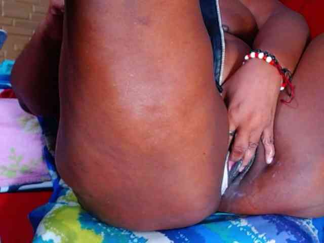naughtybigass webcam