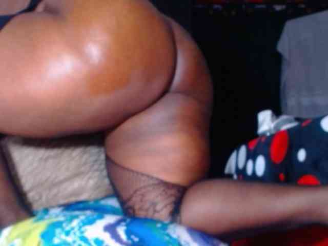 squirtslaveLia webcam