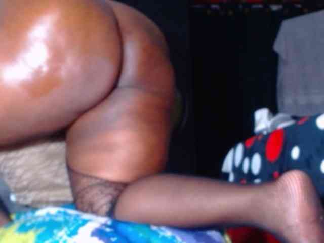 squirtslaveLia webcam