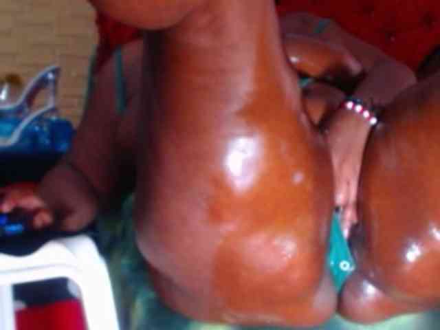 hot-blackassmia