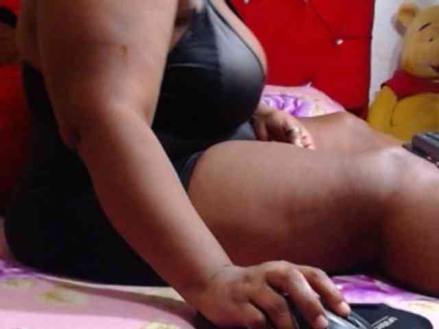 naughtybigass webcam