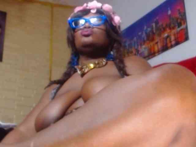 wildsquirtsofi webcam
