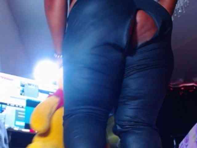 naughtybigass webcam