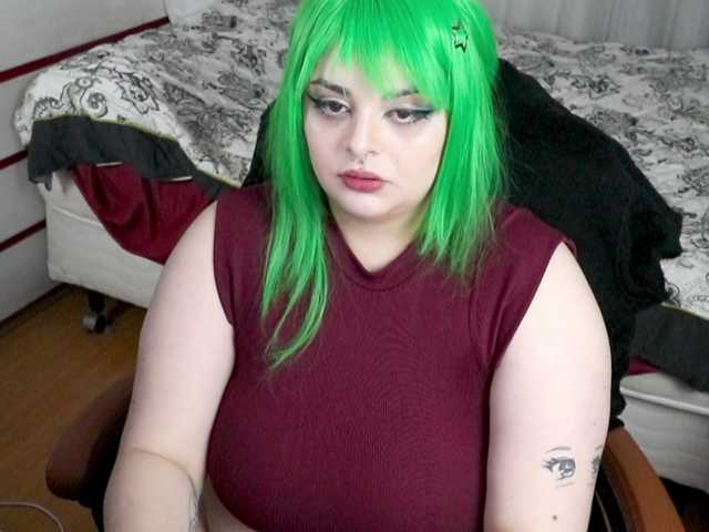 SweetSuika live cam on BongaCams