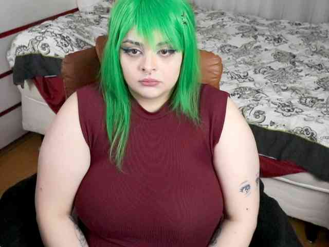 SweetSuika webcam