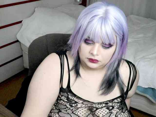 SweetSuika webcam