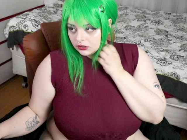 SweetSuika webcam