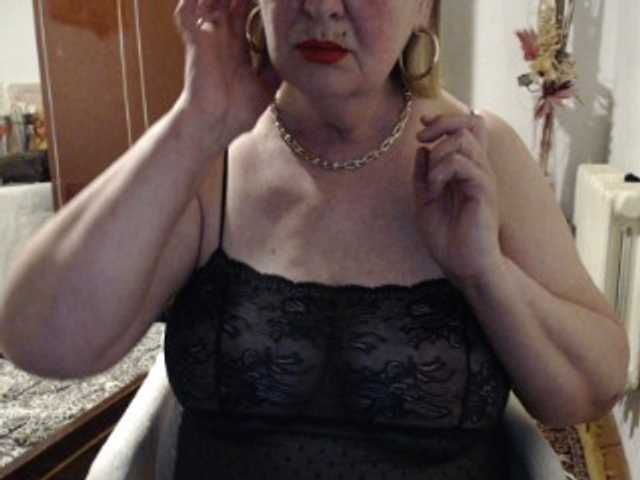 Secretfox's BongaCams show and profile