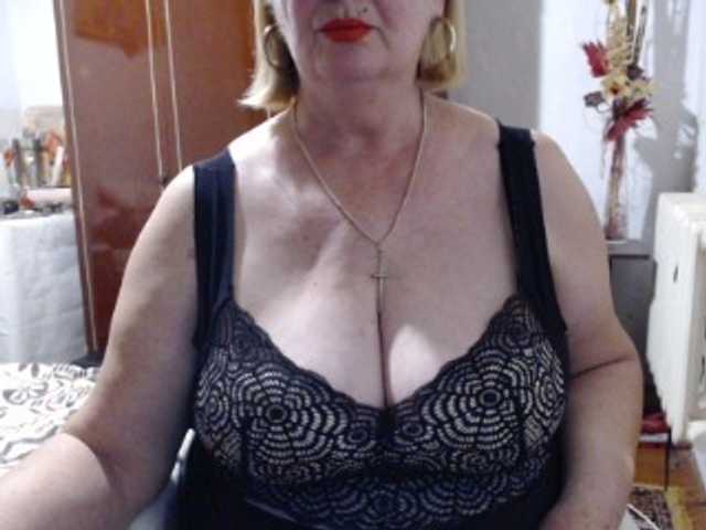 Secretfox, live now on BongaCams