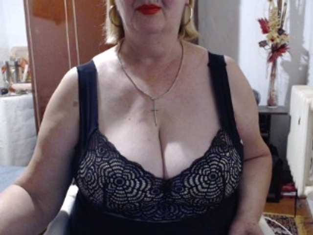 Secretfox, live now on BongaCams