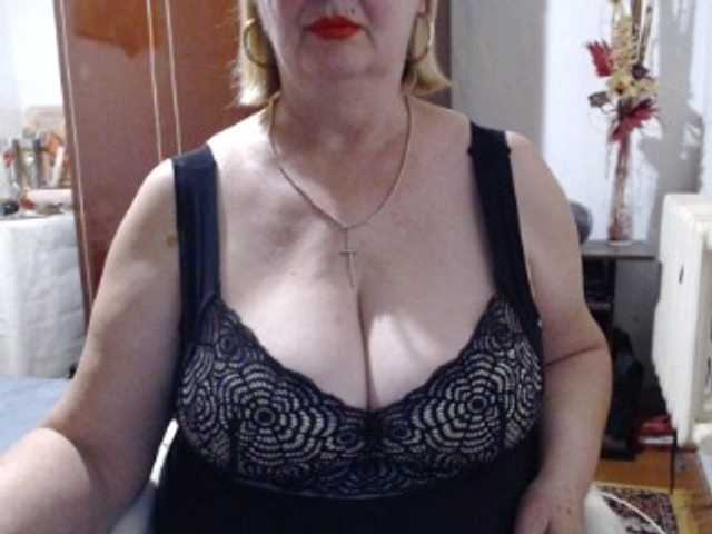 Secretfox, live now on BongaCams