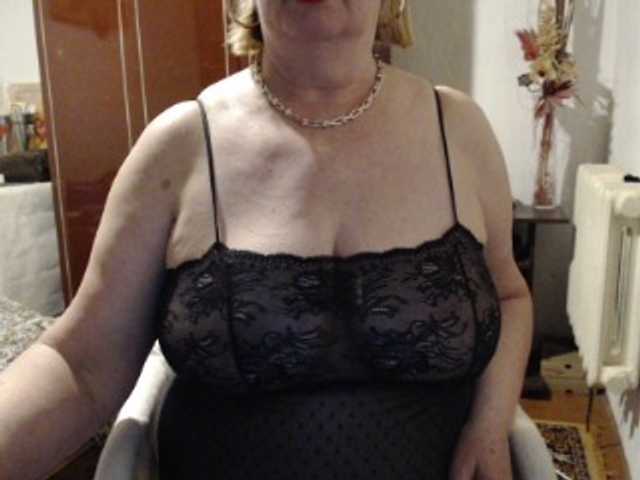 Secretfox's BongaCams show and profile