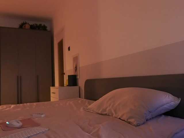 EmmSee live cam on BongaCams