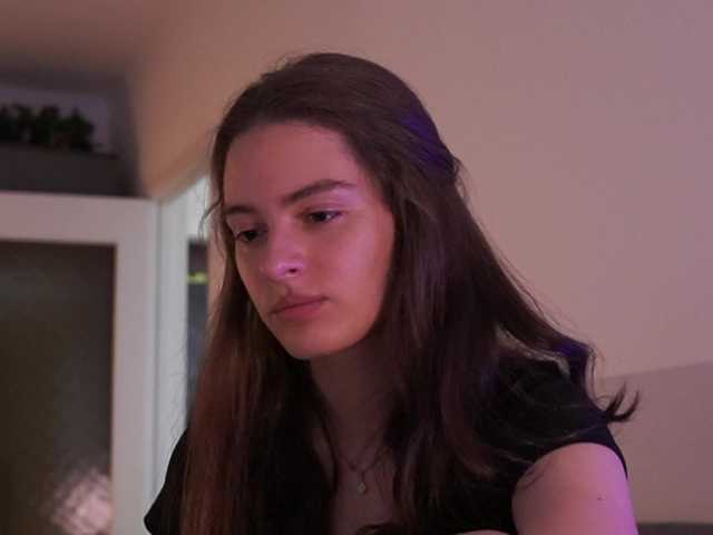 EmmSee live cam on BongaCams