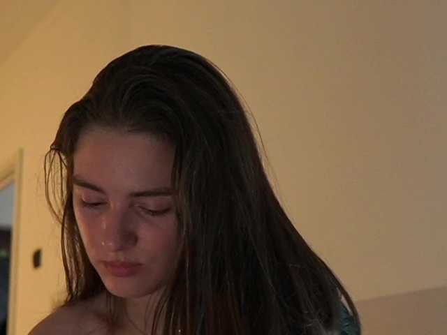 EmmSee live cam on BongaCams