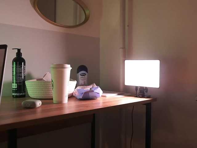 EmmSee live cam on BongaCams