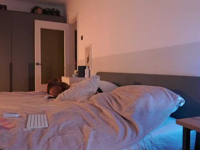 EmmSee live cam on BongaCams