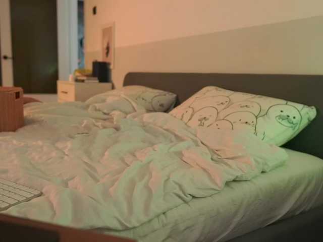EmmSee live webcam show