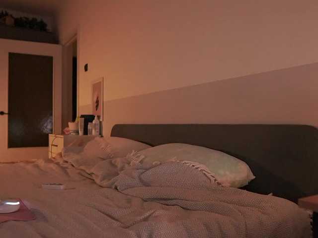 EmmSee live cam on BongaCams