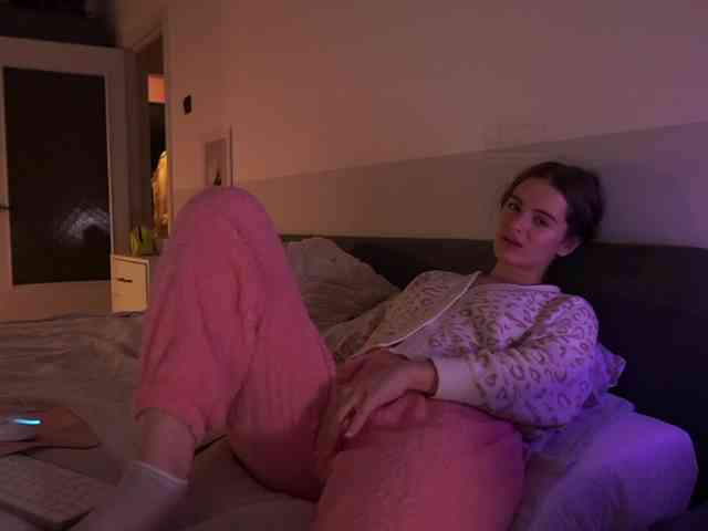 EmmSee Live Webcam on BongaCams
