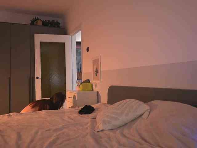 adult nude chat room EmmSee