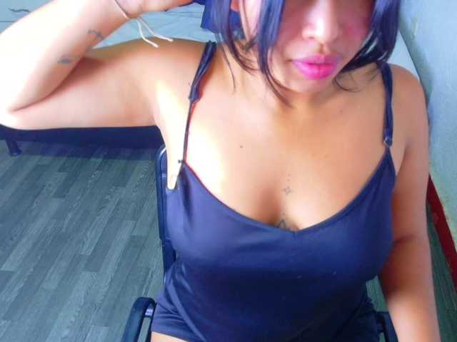tiny-veronica live cam on BongaCams