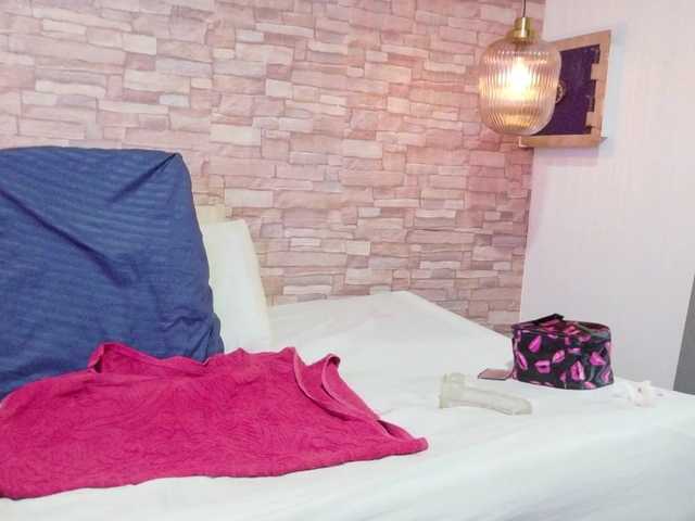 tiny-veronica live cam on BongaCams