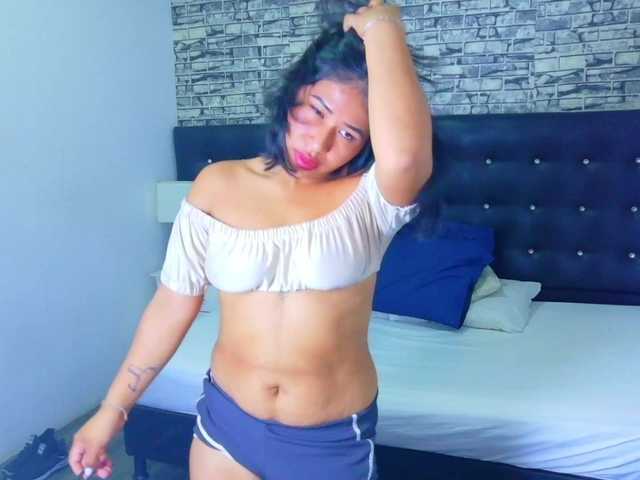 tiny-veronica live cam on BongaCams