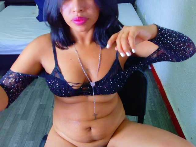 tiny-veronica live webcam show